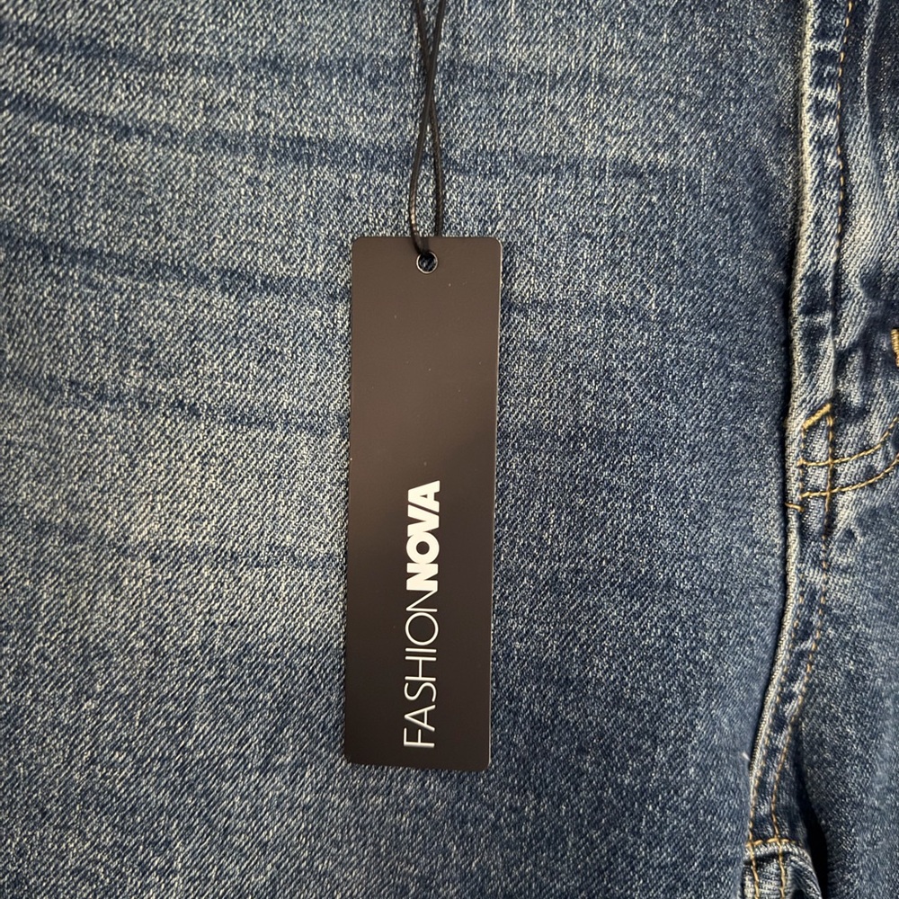 Fashion Nova Women’s 13 High Waist Blue Jeans NWT Inseam 33” - Picture 3 of 5